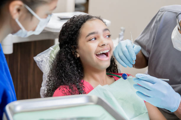 Best Dentist Open on Weekends  in Crescent City, CA
